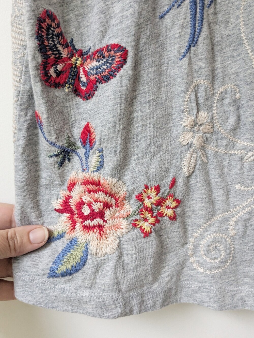Johnny Was Jailyn Embroidered Relaxed Tee - Picture 3 of 8